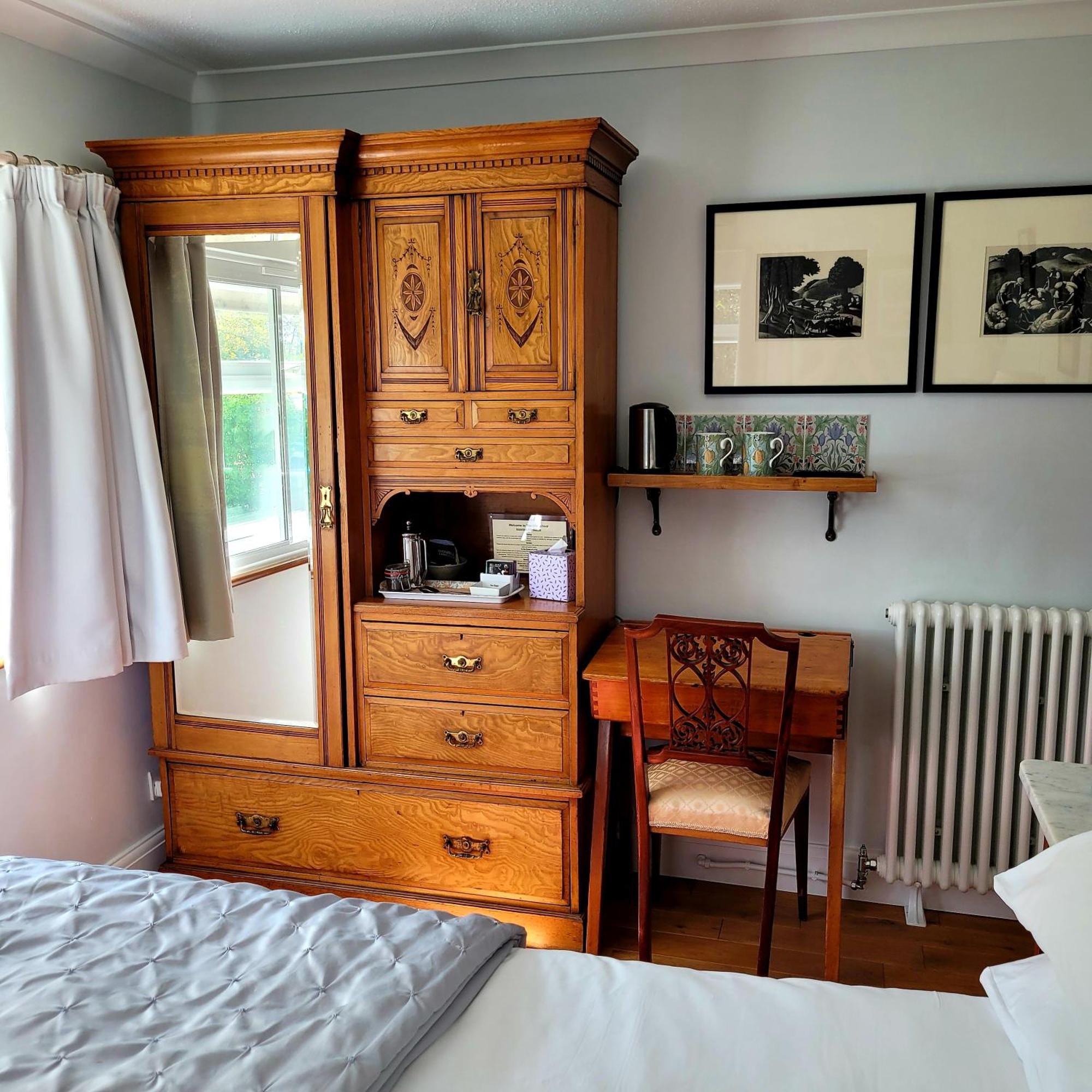 The Old School B&B Чичестер Номер фото
